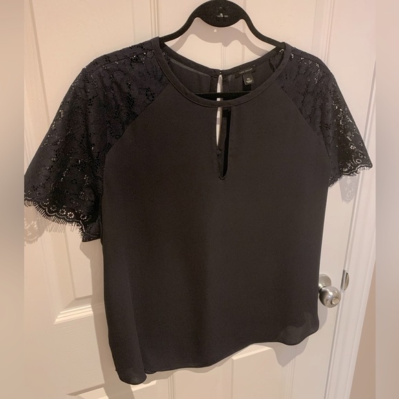 Ann Taylor Navy Short Sleeve Blouse with Floral Eyelash Lace Sleeves, XL - Picture 2 of 5